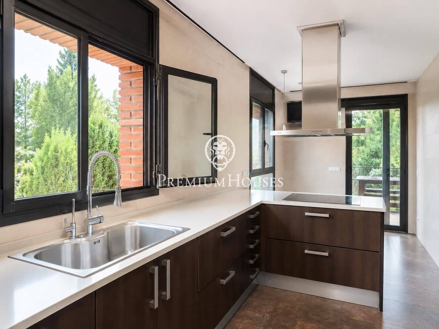 4 soveværelse Villa til salg i Begues med swimmingpool garage - € 850.000 (Ref: 9936568)