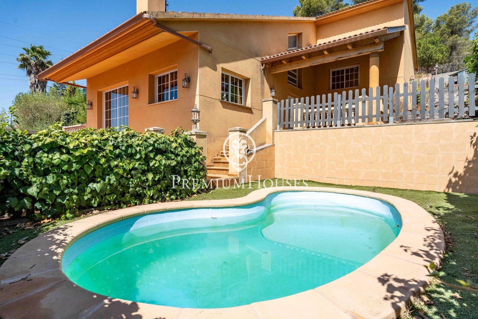 4 Zimmer Villa zu verkaufen in Begues mit Pool Garage - 565.000 € (Ref: 9936569)