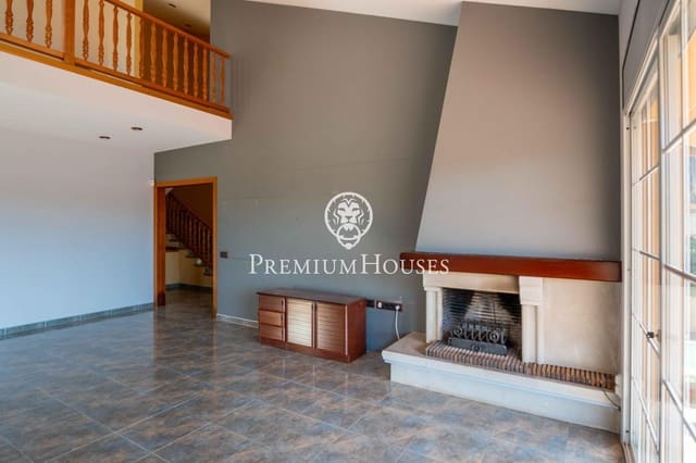 4 Zimmer Villa zu verkaufen in Begues mit Pool Garage - 565.000 € (Ref: 9936569)
