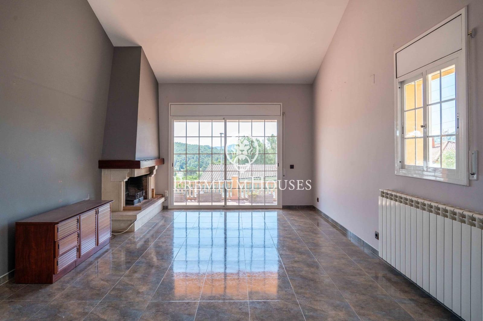 4 Zimmer Villa zu verkaufen in Begues mit Pool Garage - 565.000 € (Ref: 9936569)