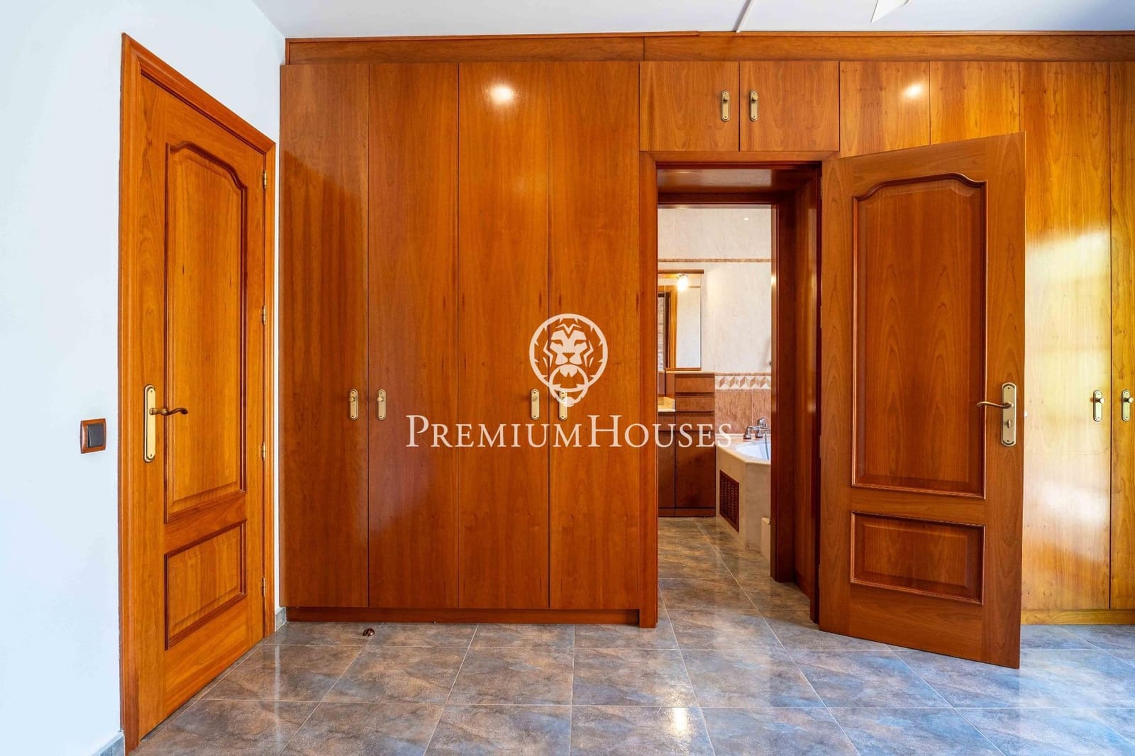 4 Zimmer Villa zu verkaufen in Begues mit Pool Garage - 565.000 € (Ref: 9936569)