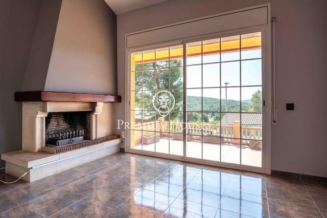 4 Zimmer Villa zu verkaufen in Begues mit Pool Garage - 565.000 € (Ref: 9936569)