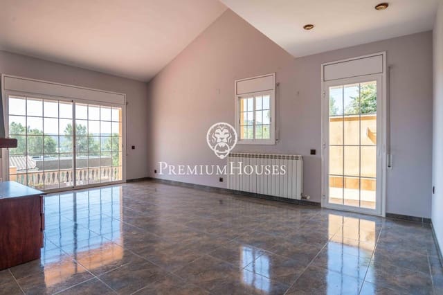 4 Zimmer Villa zu verkaufen in Begues mit Pool Garage - 565.000 € (Ref: 9936569)