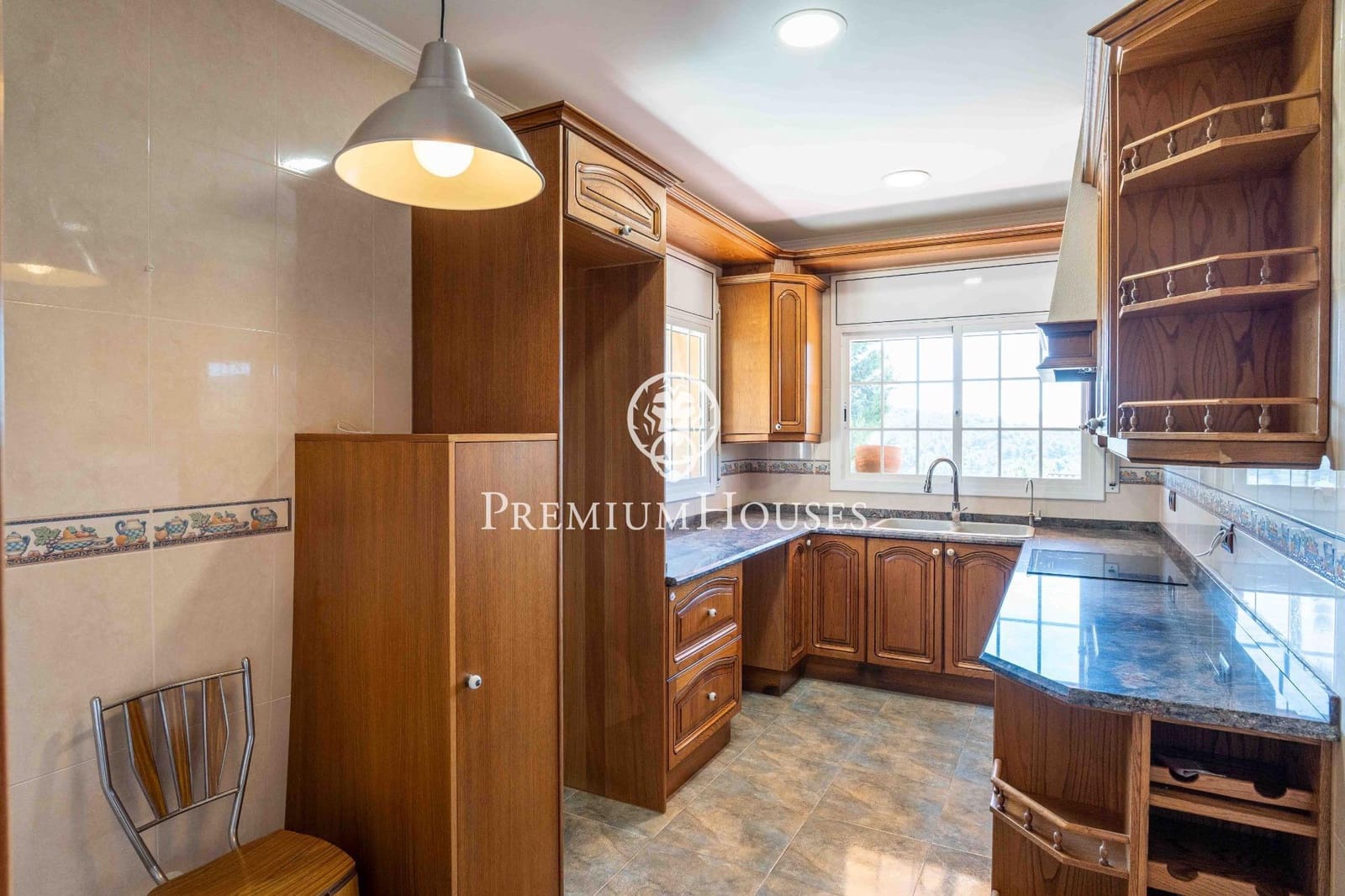 4 Zimmer Villa zu verkaufen in Begues mit Pool Garage - 565.000 € (Ref: 9936569)