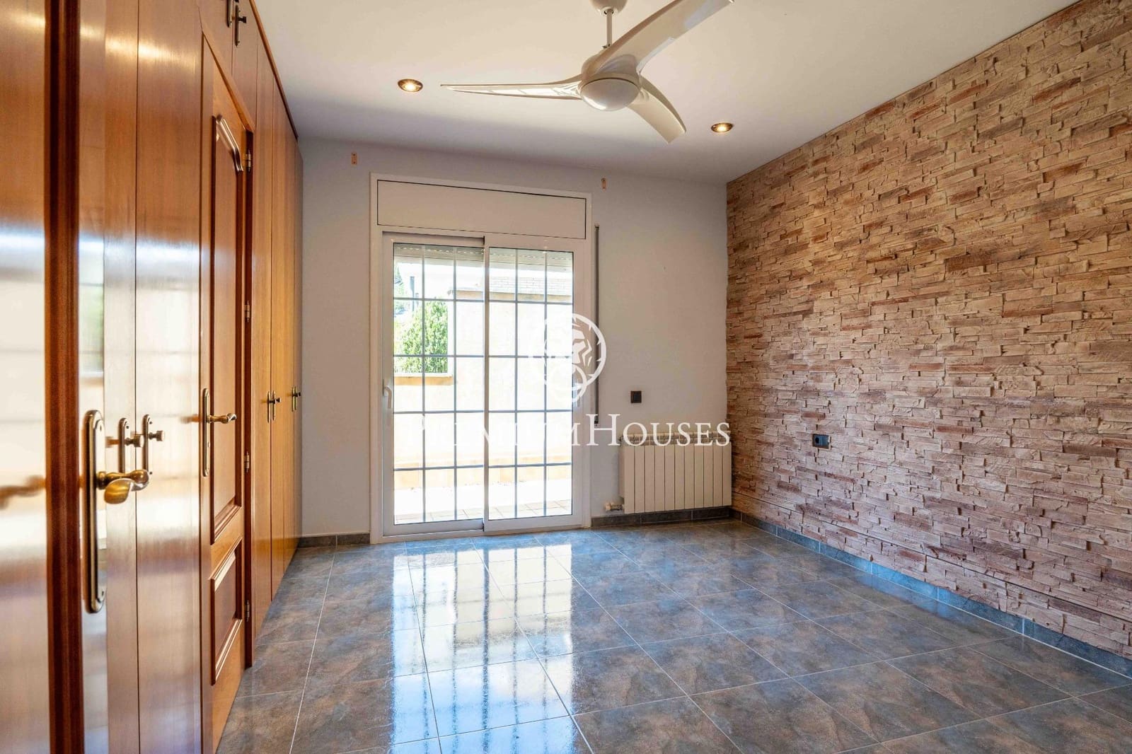 4 Zimmer Villa zu verkaufen in Begues mit Pool Garage - 565.000 € (Ref: 9936569)