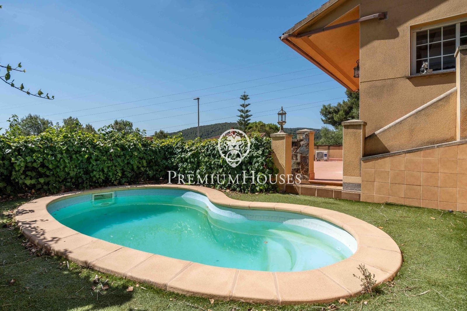 4 Zimmer Villa zu verkaufen in Begues mit Pool Garage - 565.000 € (Ref: 9936569)