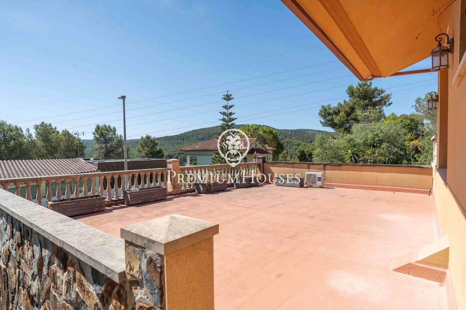 4 Zimmer Villa zu verkaufen in Begues mit Pool Garage - 565.000 € (Ref: 9936569)