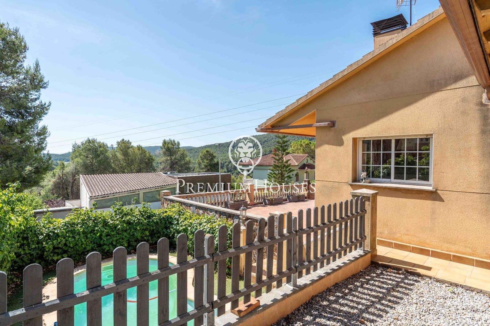 4 Zimmer Villa zu verkaufen in Begues mit Pool Garage - 565.000 € (Ref: 9936569)