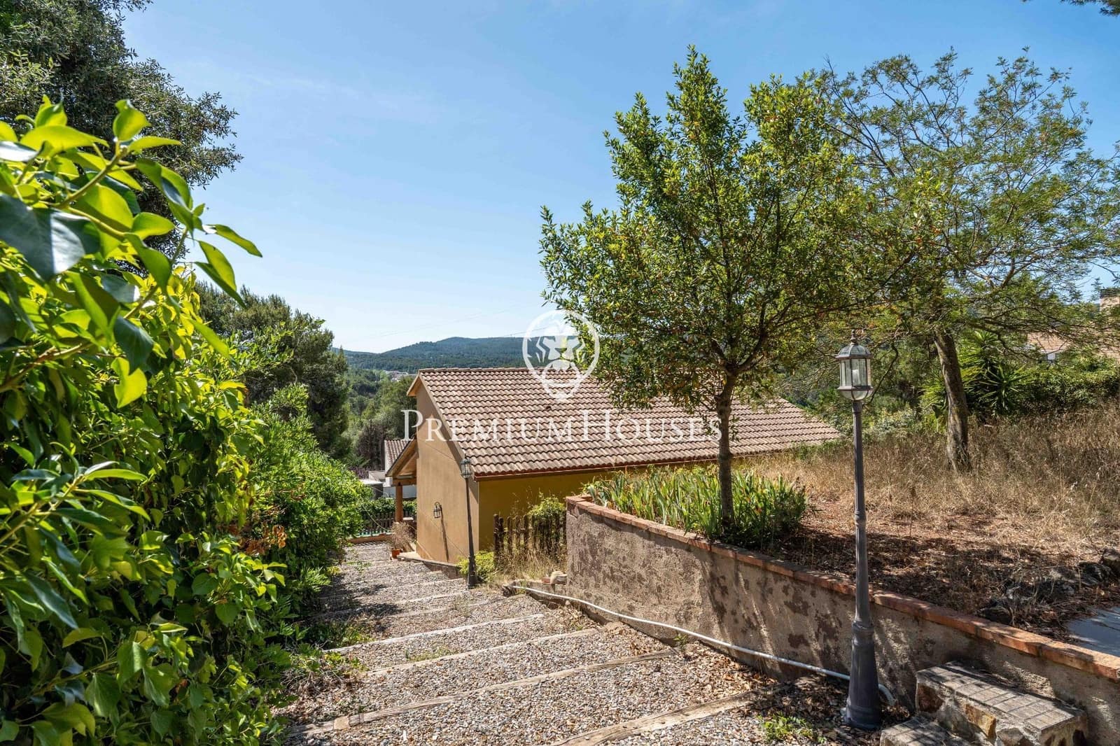 4 Zimmer Villa zu verkaufen in Begues mit Pool Garage - 565.000 € (Ref: 9936569)