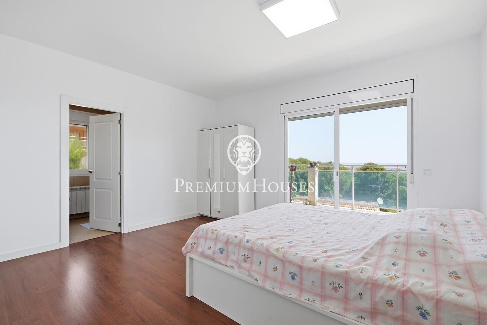 5 bedroom Villa for sale in Salou with pool garage - € 690,000 (Ref: 9948258)