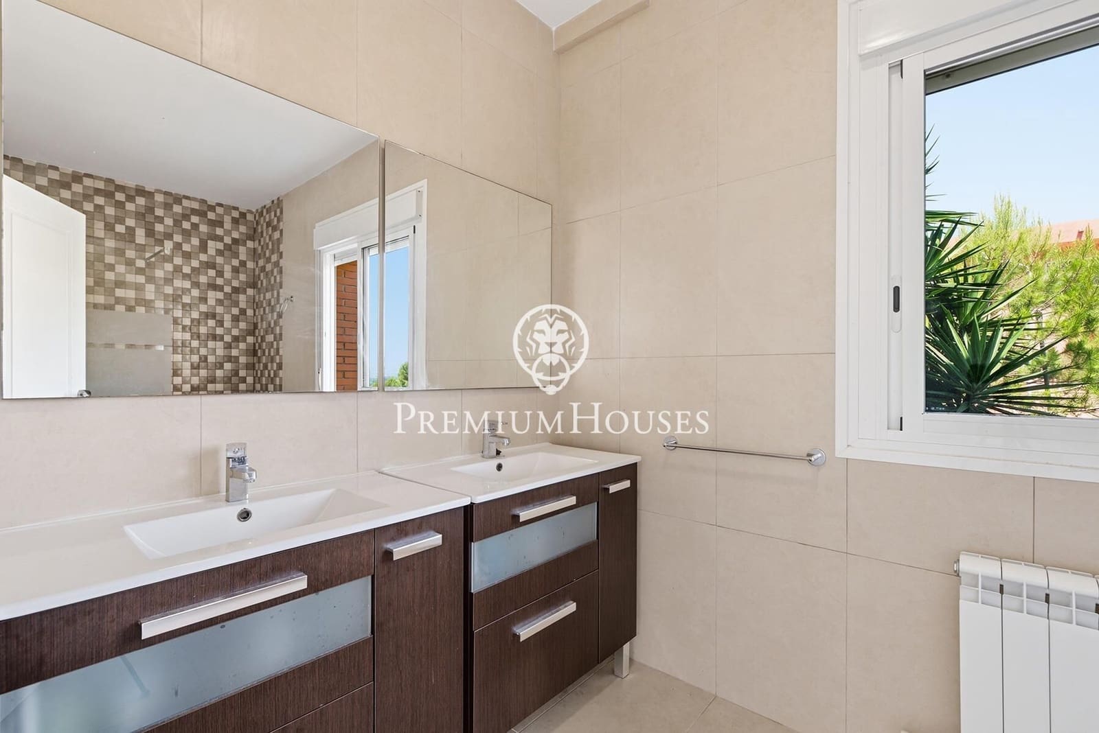 5 bedroom Villa for sale in Salou with pool garage - € 690,000 (Ref: 9948258)