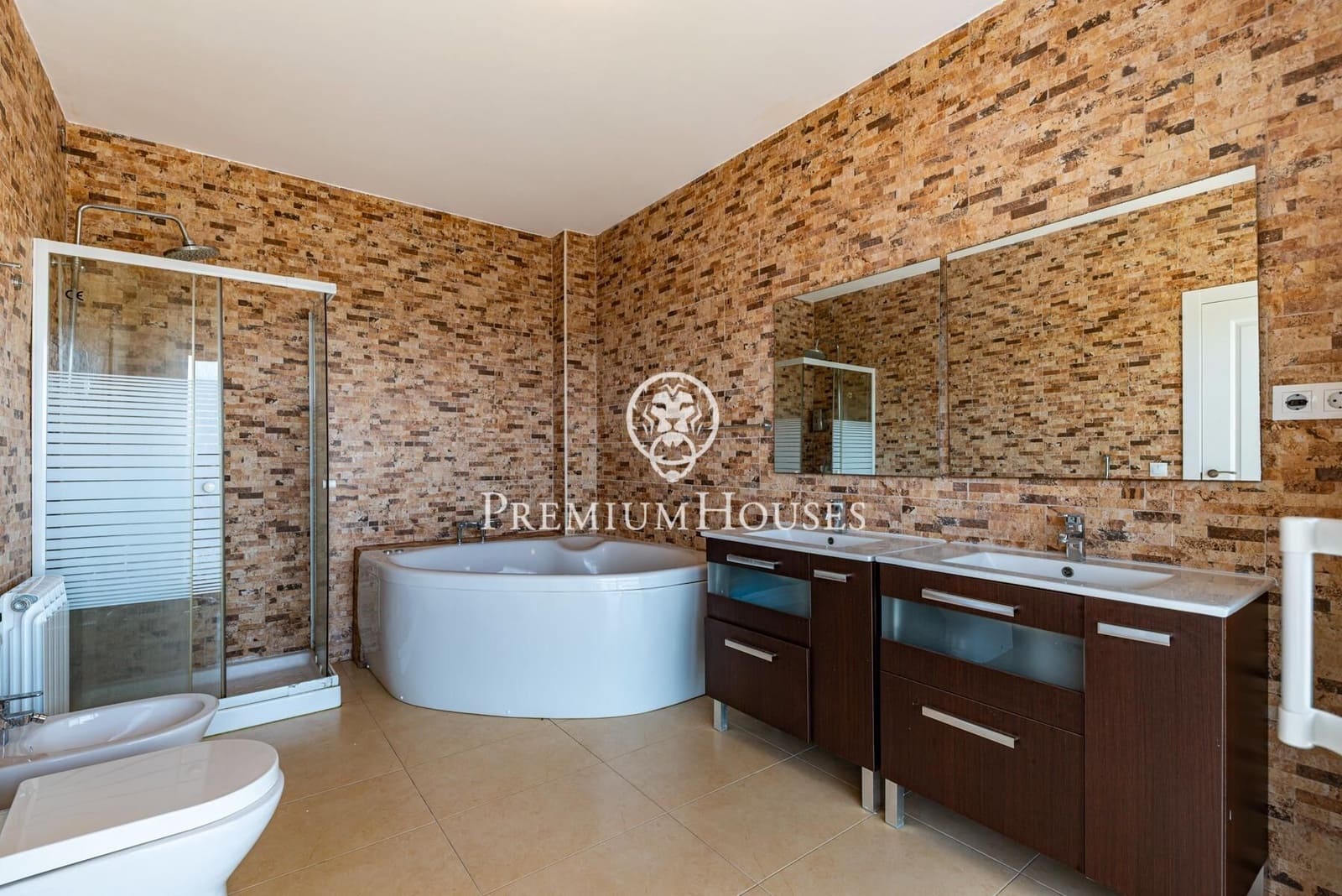 5 bedroom Villa for sale in Salou with pool garage - € 690,000 (Ref: 9948258)