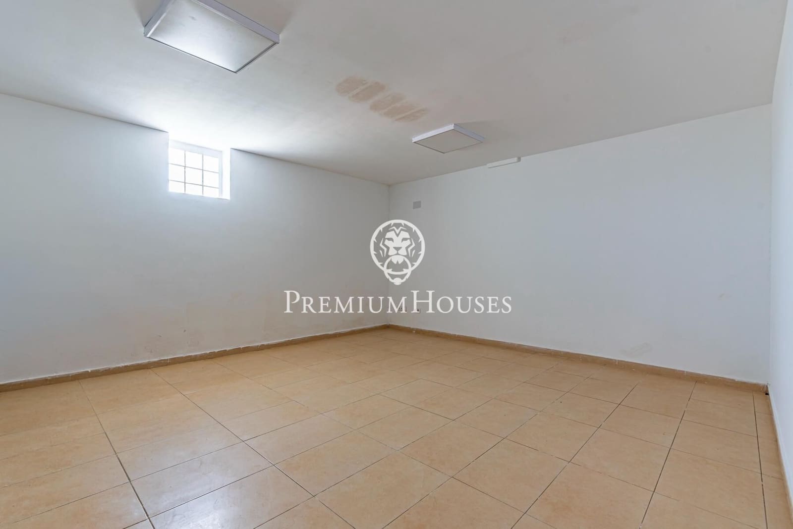 5 bedroom Villa for sale in Salou with pool garage - € 690,000 (Ref: 9948258)