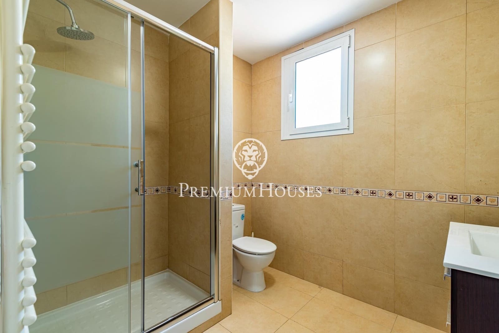 5 bedroom Villa for sale in Salou with pool garage - € 690,000 (Ref: 9948258)