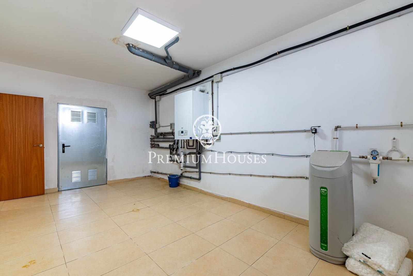 5 bedroom Villa for sale in Salou with pool garage - € 690,000 (Ref: 9948258)