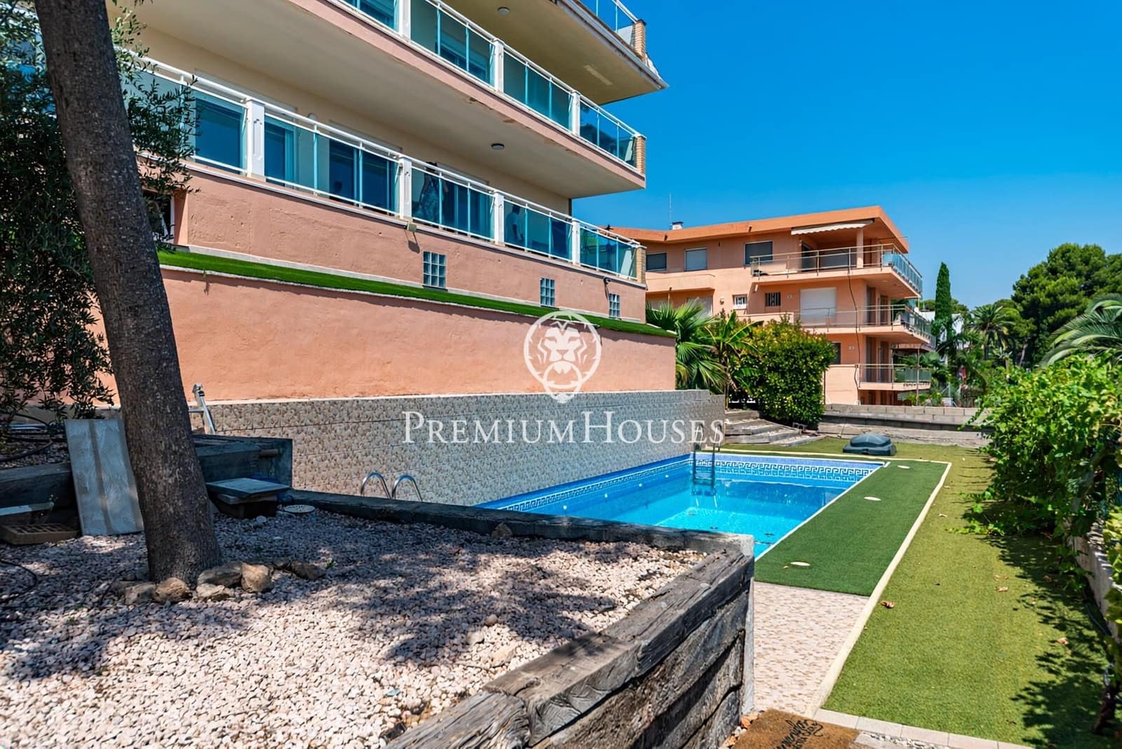 5 bedroom Villa for sale in Salou with pool garage - € 690,000 (Ref: 9948258)