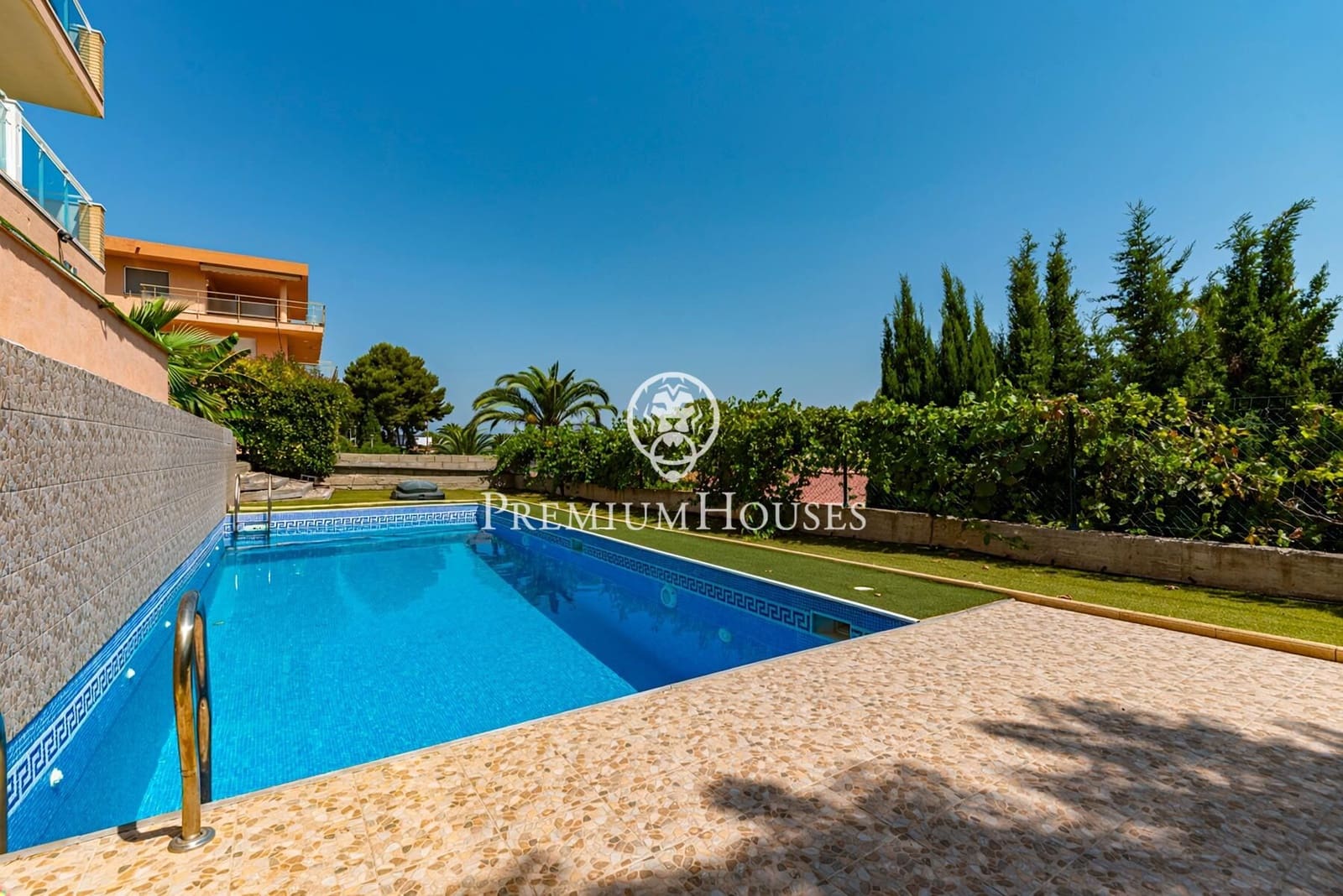 5 bedroom Villa for sale in Salou with pool garage - € 690,000 (Ref: 9948258)