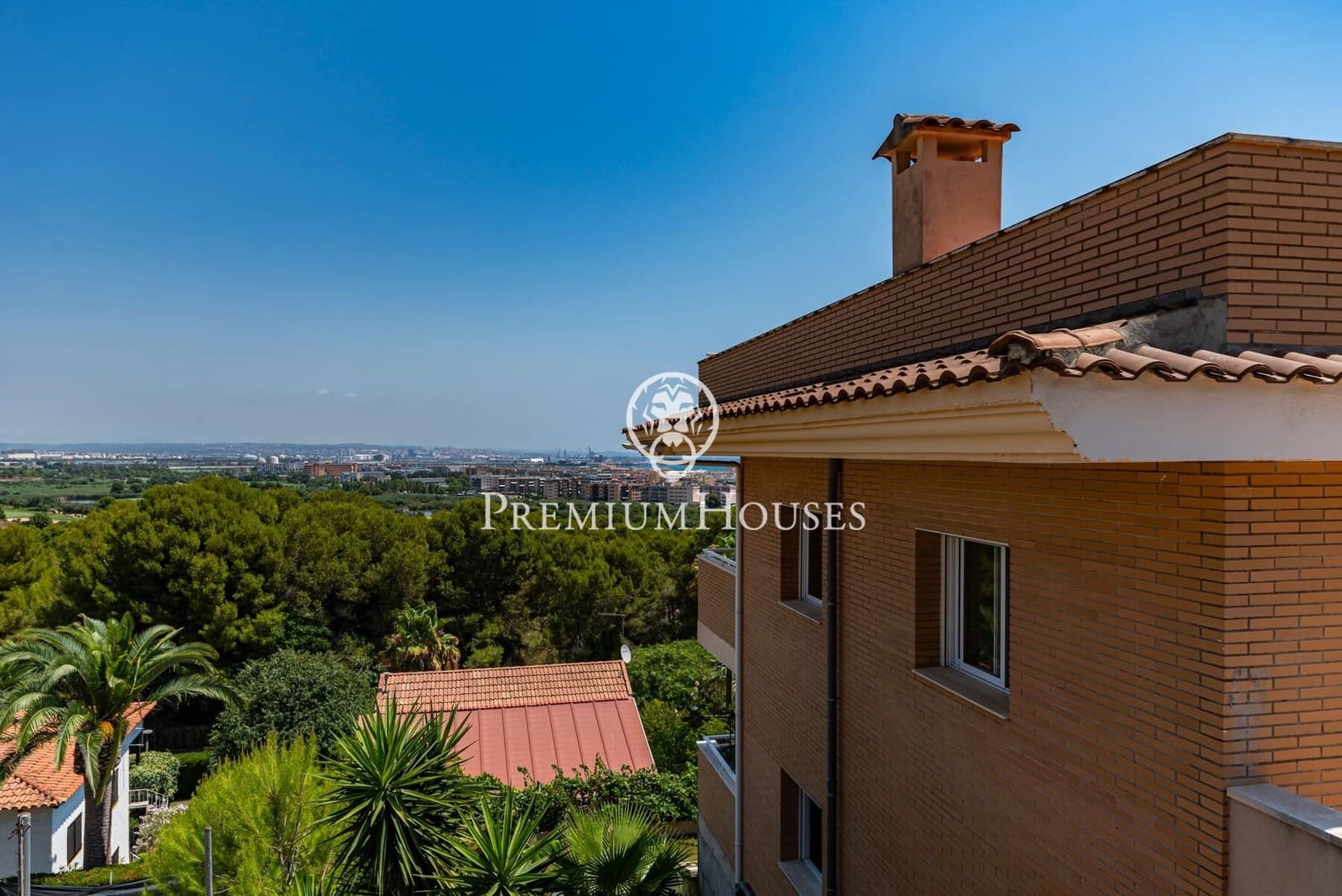 5 bedroom Villa for sale in Salou with pool garage - € 690,000 (Ref: 9948258)