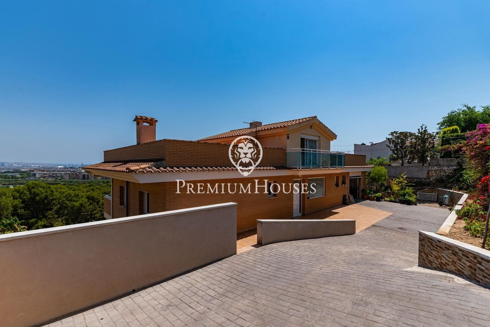5 bedroom Villa for sale in Salou with pool garage - € 690,000 (Ref: 9948258)
