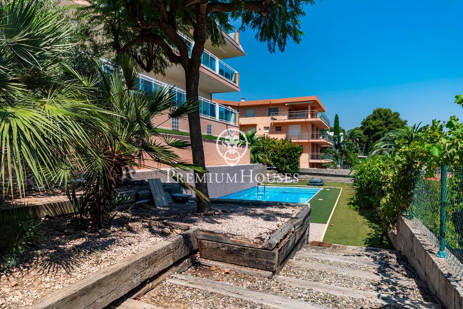 5 bedroom Villa for sale in Salou with pool garage - € 690,000 (Ref: 9948258)