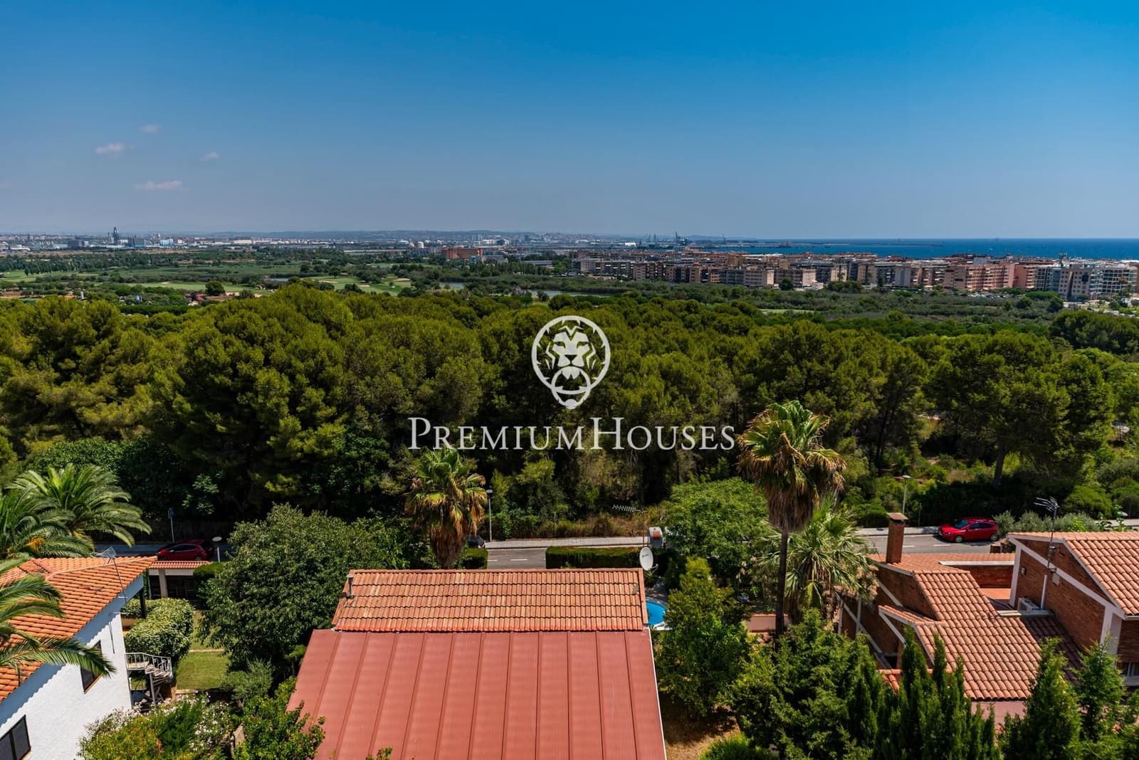 5 bedroom Villa for sale in Salou with pool garage - € 690,000 (Ref: 9948258)