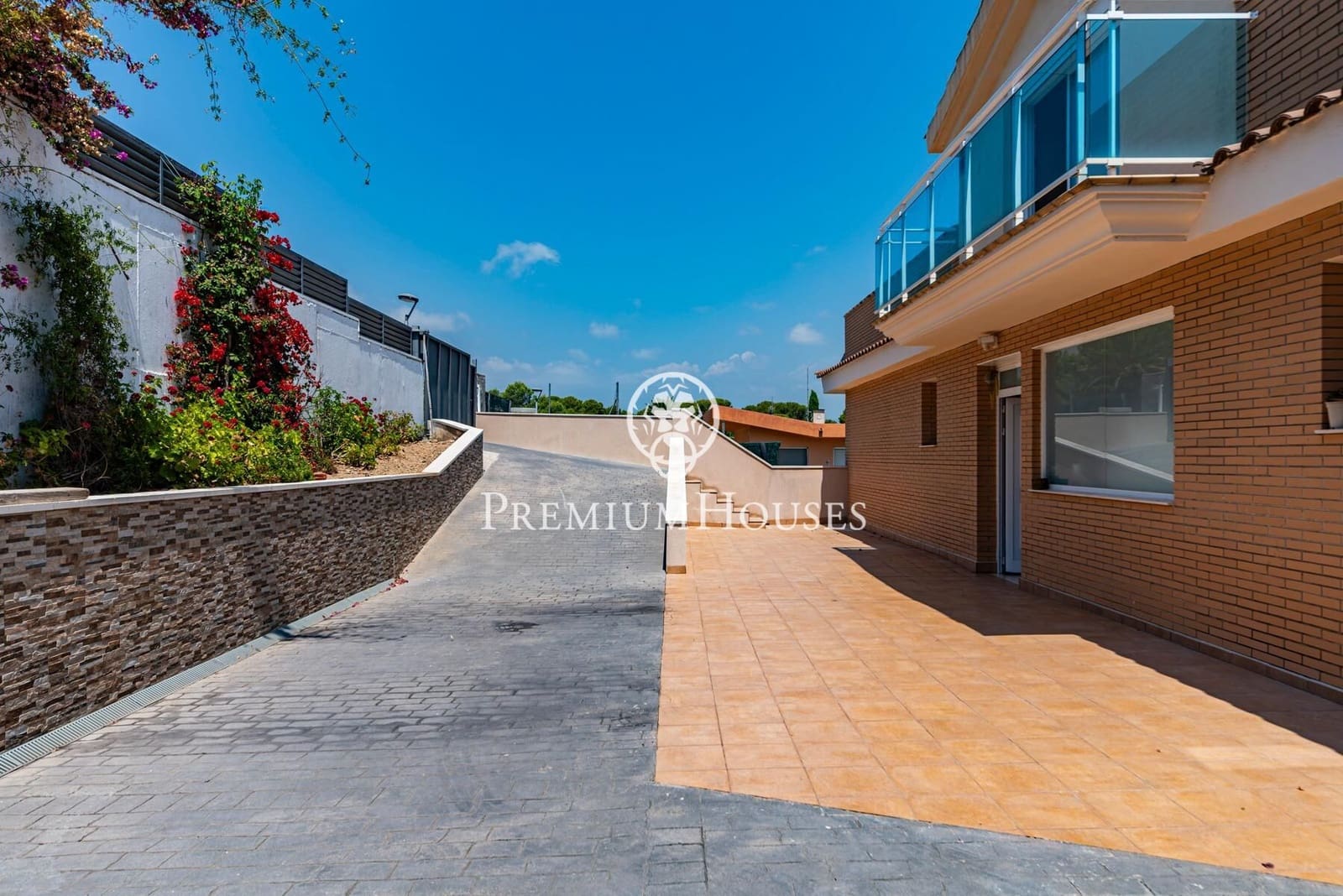 5 bedroom Villa for sale in Salou with pool garage - € 690,000 (Ref: 9948258)