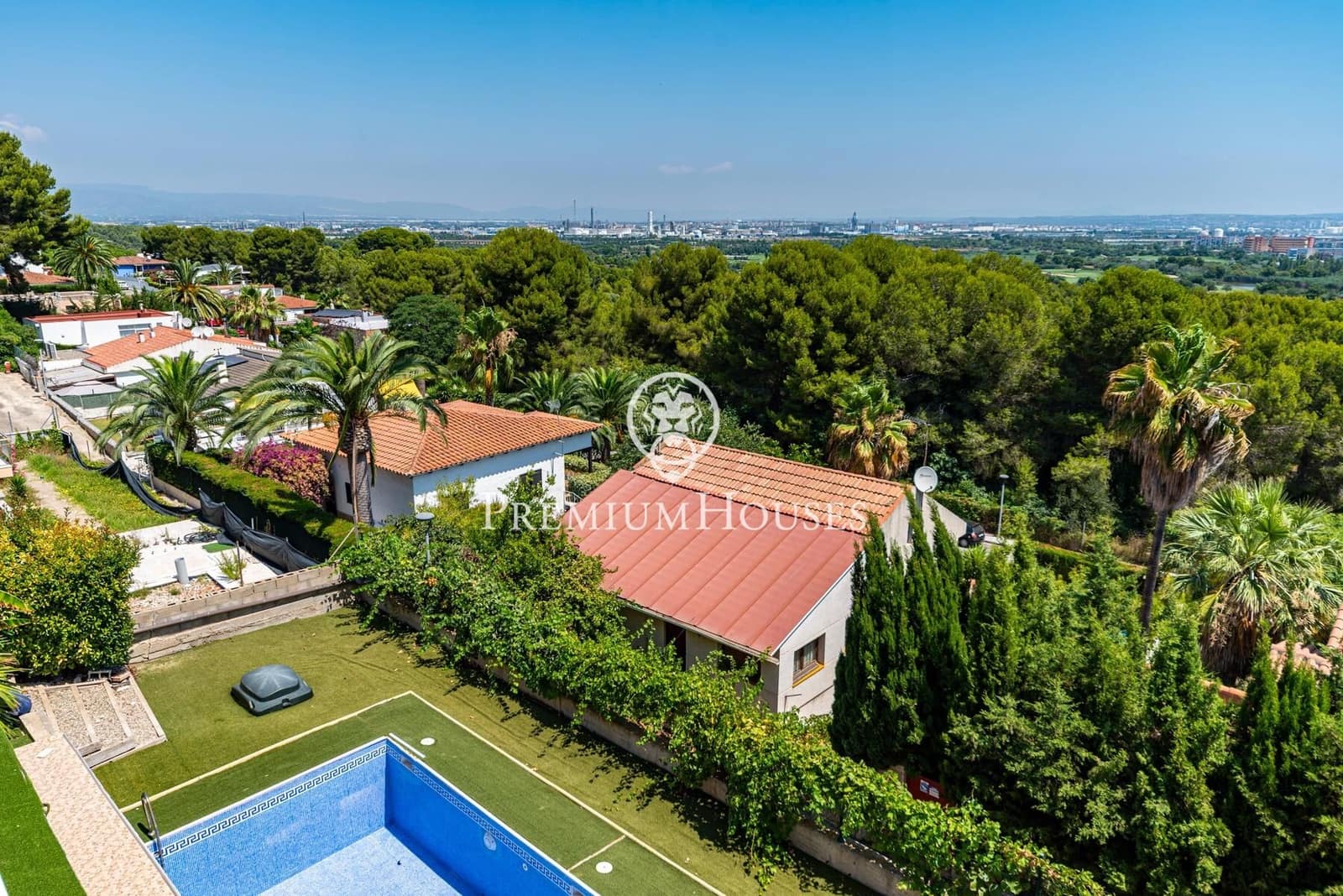 5 bedroom Villa for sale in Salou with pool garage - € 690,000 (Ref: 9948258)