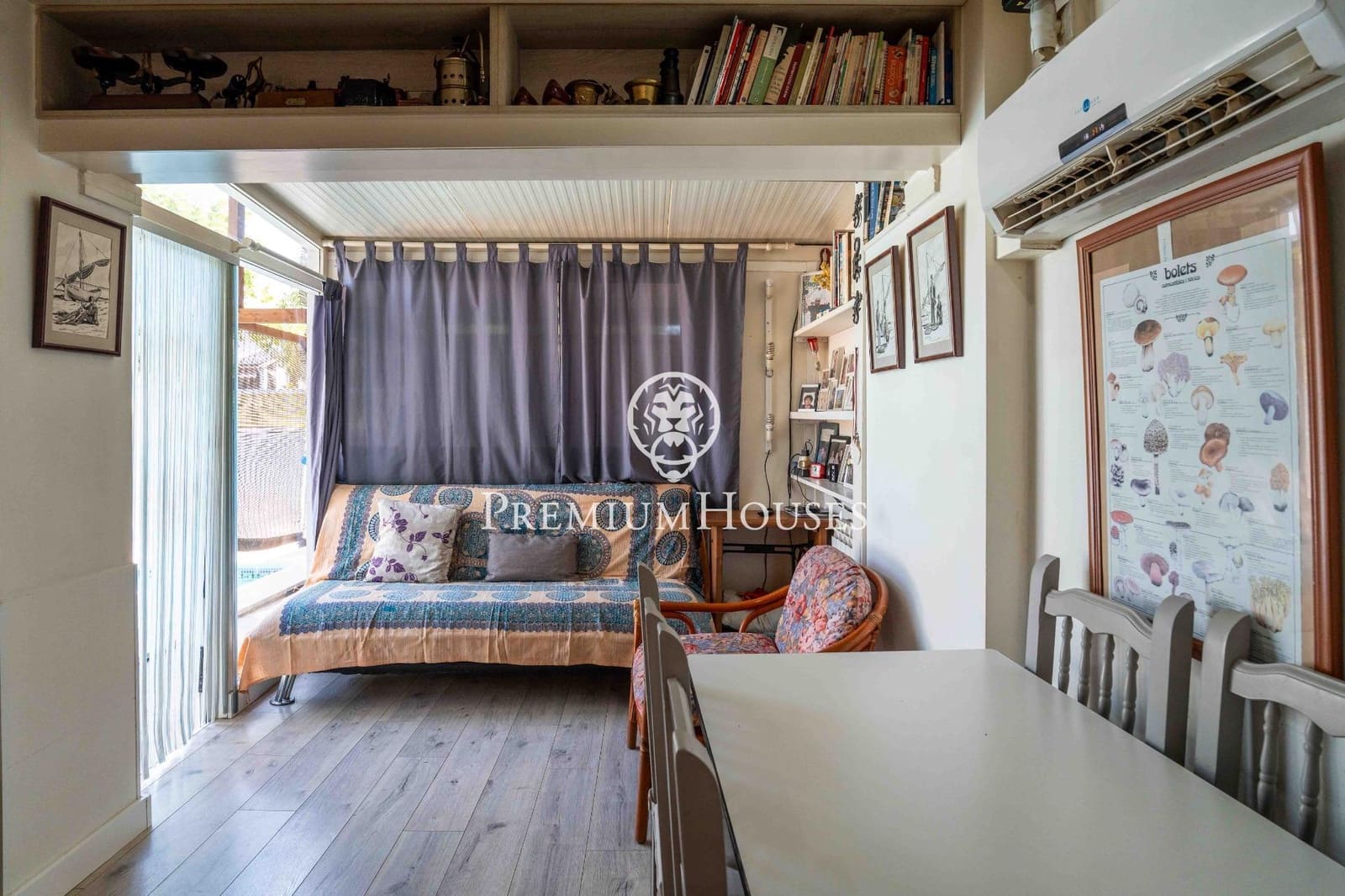 5 soverom Villa til salgs i Sant Pere de Ribes med svømmebasseng garasje - € 560 000 (Ref: 9950011)