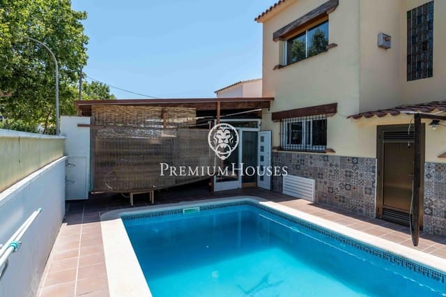 5 soverom Villa til salgs i Sant Pere de Ribes med svømmebasseng garasje - € 560 000 (Ref: 9950011)