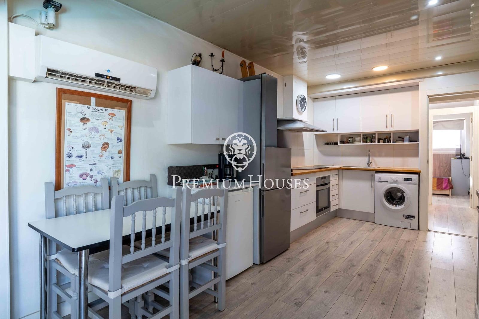 5 soverom Villa til salgs i Sant Pere de Ribes med svømmebasseng garasje - € 560 000 (Ref: 9950011)