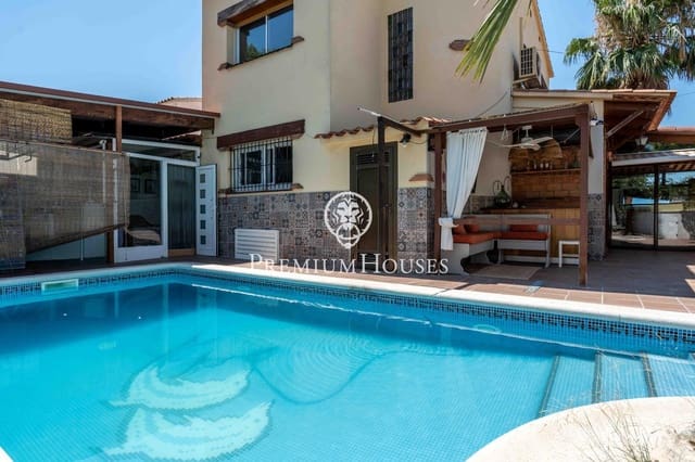 5 soverom Villa til salgs i Sant Pere de Ribes med svømmebasseng garasje - € 560 000 (Ref: 9950011)