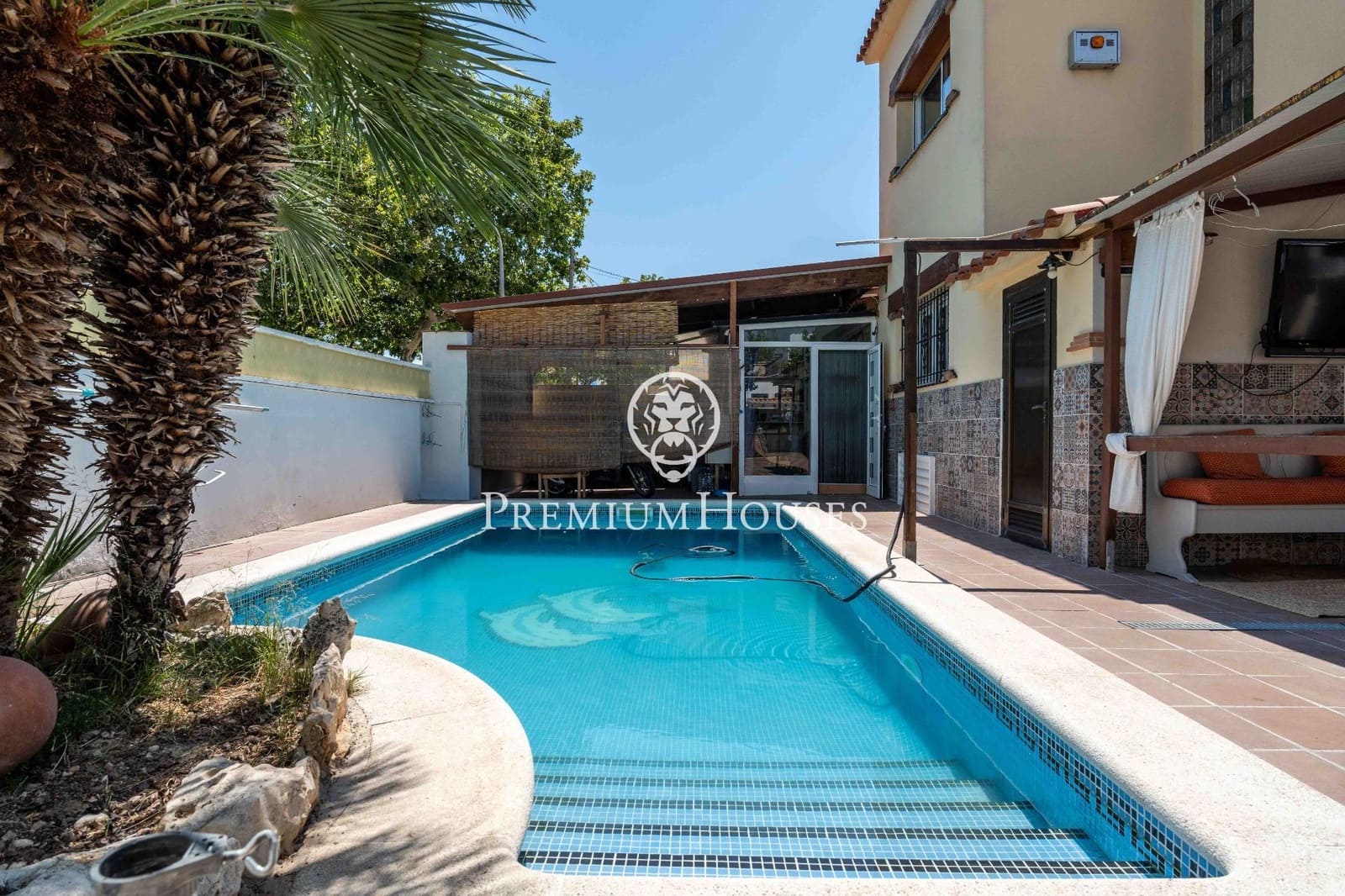 5 soverom Villa til salgs i Sant Pere de Ribes med svømmebasseng garasje - € 560 000 (Ref: 9950011)