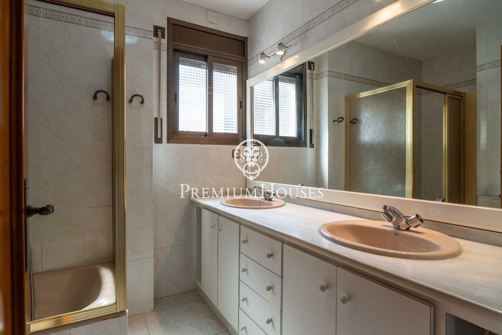 9 sypialnia Dom na sprzedaż w Vilanova i la Geltru z garażem - 750 000 € (Ref: 9985135)