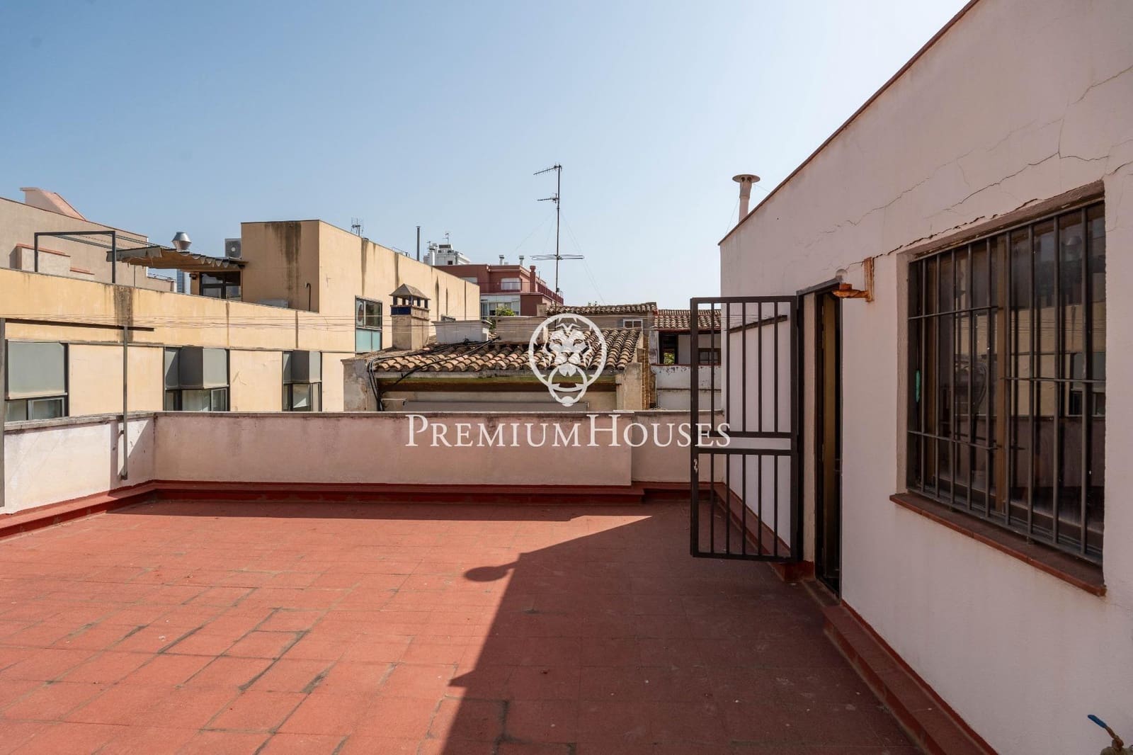 9 sypialnia Dom na sprzedaż w Vilanova i la Geltru z garażem - 750 000 € (Ref: 9985135)