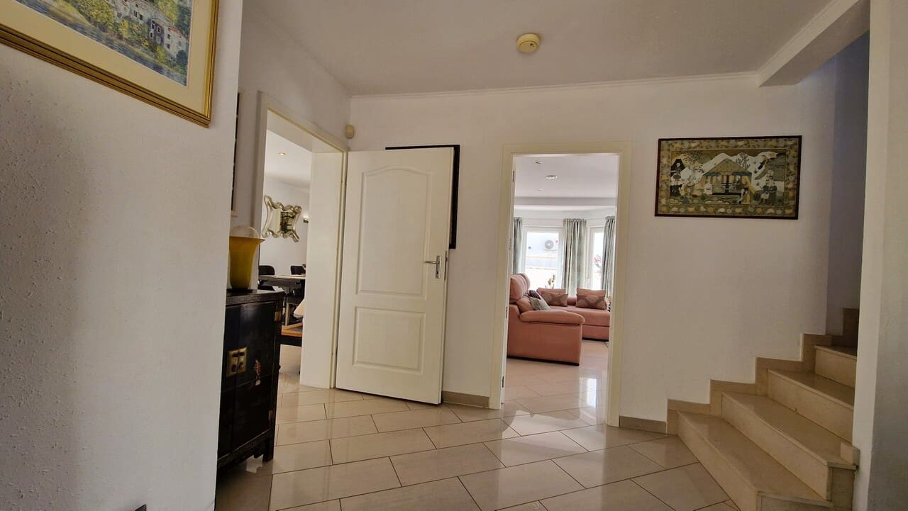 4 slaapkamer Villa te koop in Jalon / Xalo met zwembad - € 475.000 (Ref: 10035730)
