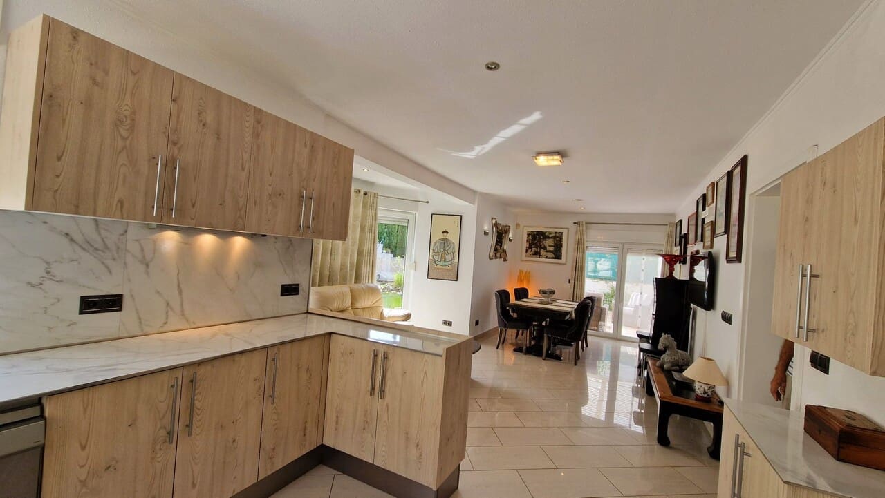 4 slaapkamer Villa te koop in Jalon / Xalo met zwembad - € 475.000 (Ref: 10035730)