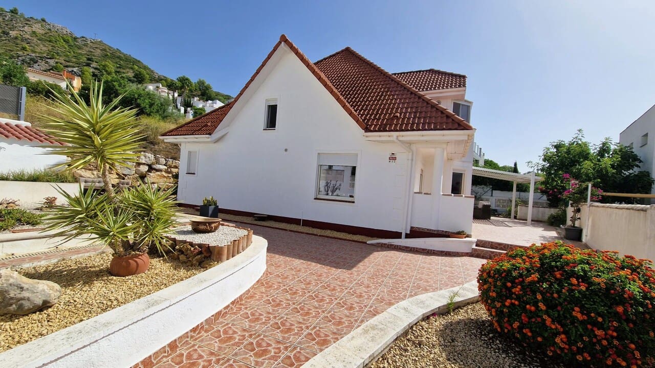 4 slaapkamer Villa te koop in Jalon / Xalo met zwembad - € 475.000 (Ref: 10035730)