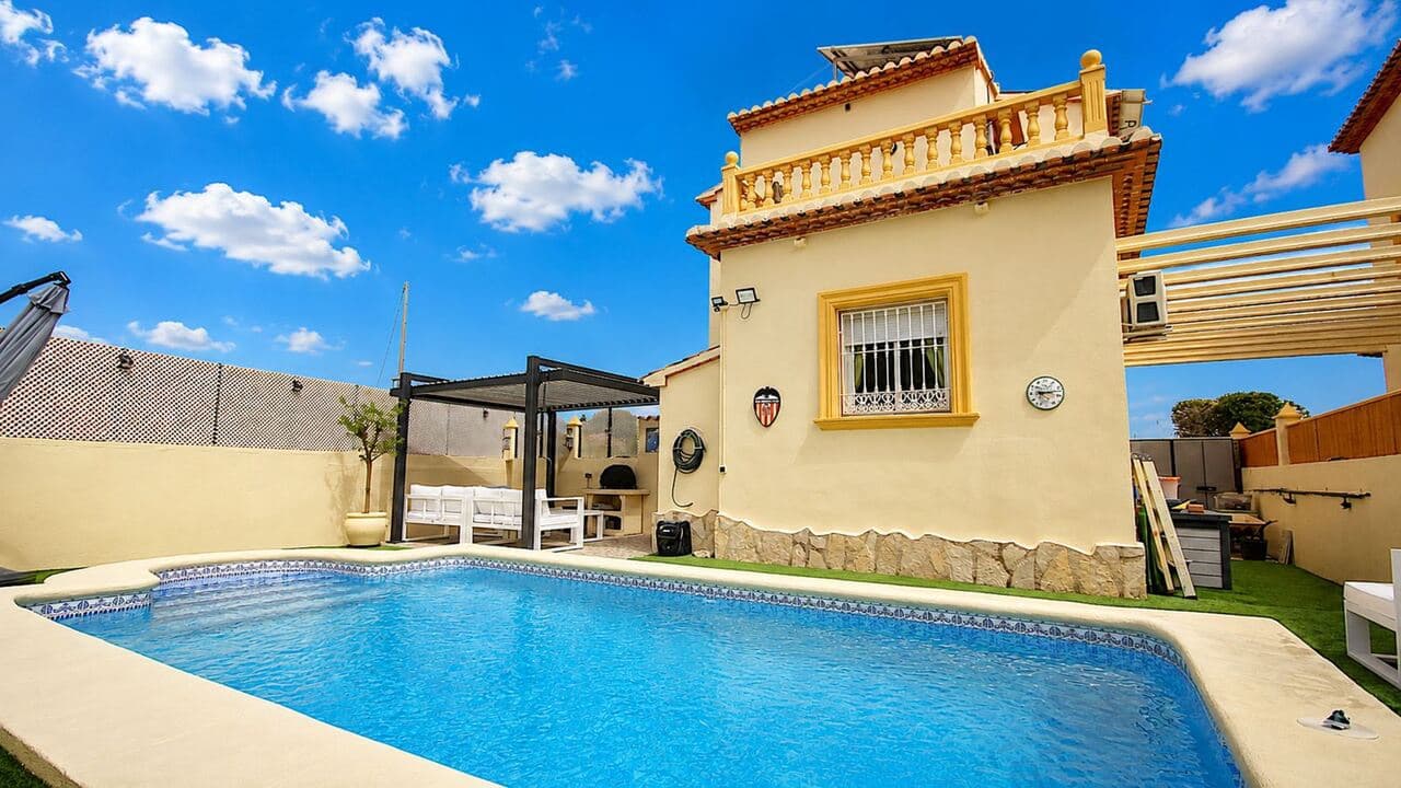 3 sypialnia Willa na sprzedaż w Sagra z basenem - 399 000 € (Ref: 10043384)
