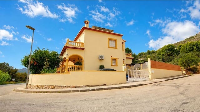 3 sypialnia Willa na sprzedaż w Sagra z basenem - 399 000 € (Ref: 10043384)