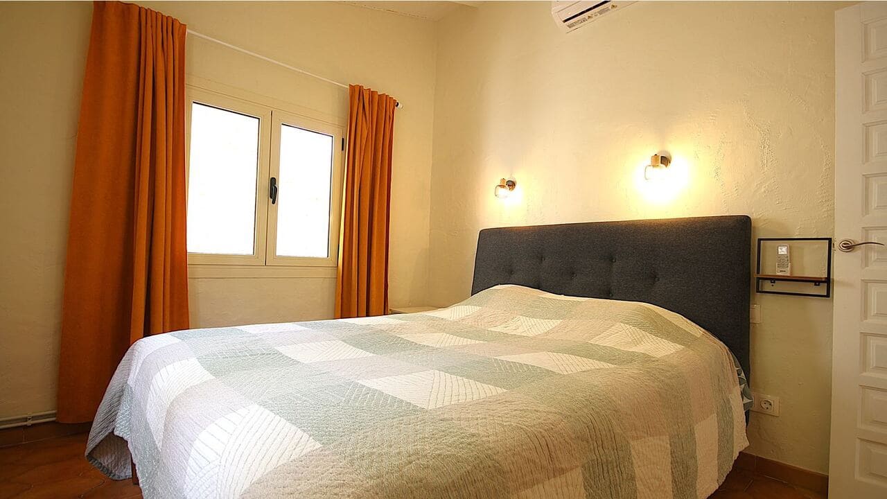2 quarto Moradia para venda em Orba com piscina garagem - 425 000 € (Ref: 10118135)