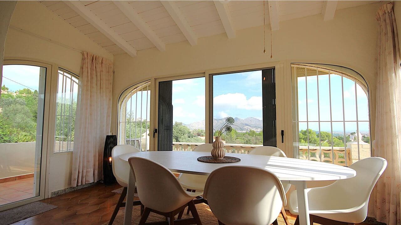 2 quarto Moradia para venda em Orba com piscina garagem - 425 000 € (Ref: 10118135)