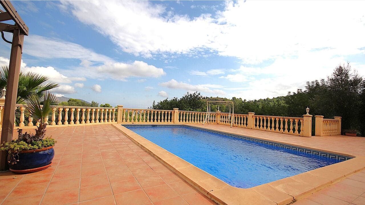 2 quarto Moradia para venda em Orba com piscina garagem - 425 000 € (Ref: 10118135)