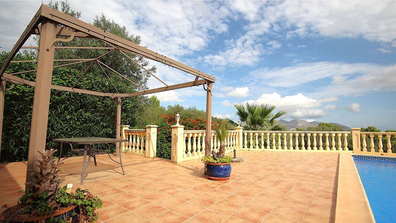 2 quarto Moradia para venda em Orba com piscina garagem - 425 000 € (Ref: 10118135)