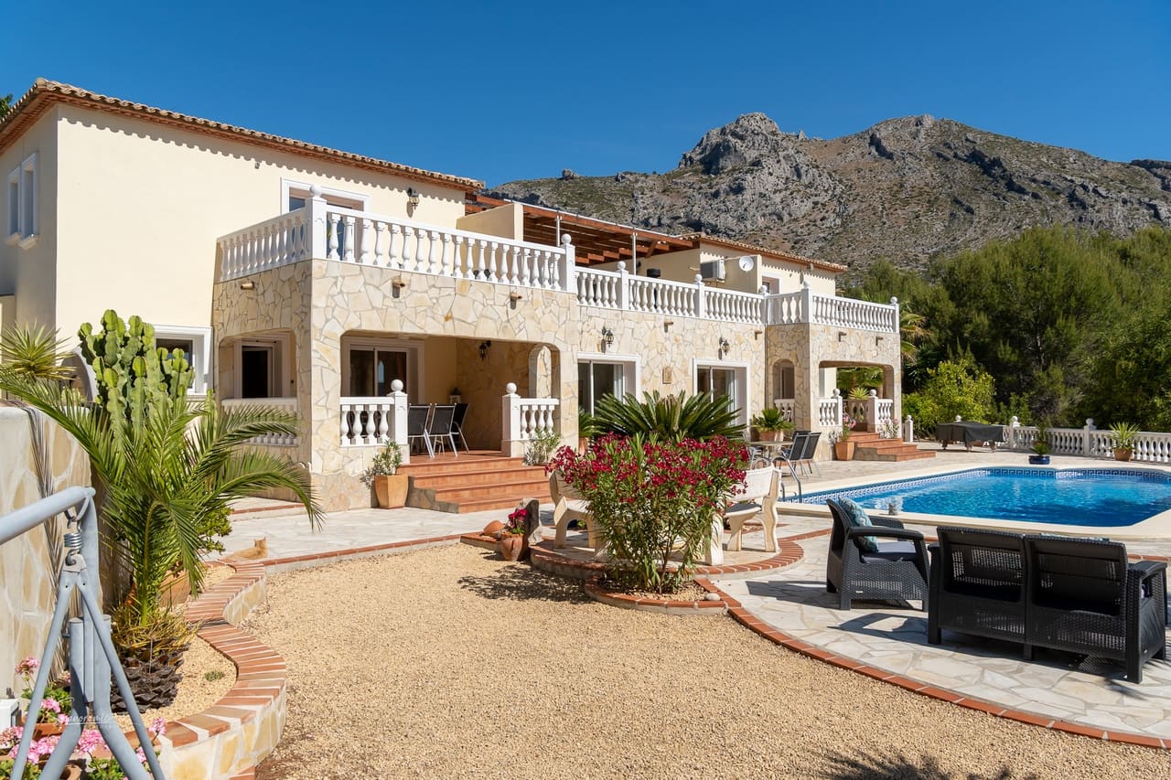 6 chambre Villa/Maison à vendre à Benigembla / Benichembla avec piscine garage - 895 000 € (Ref: 10144938)