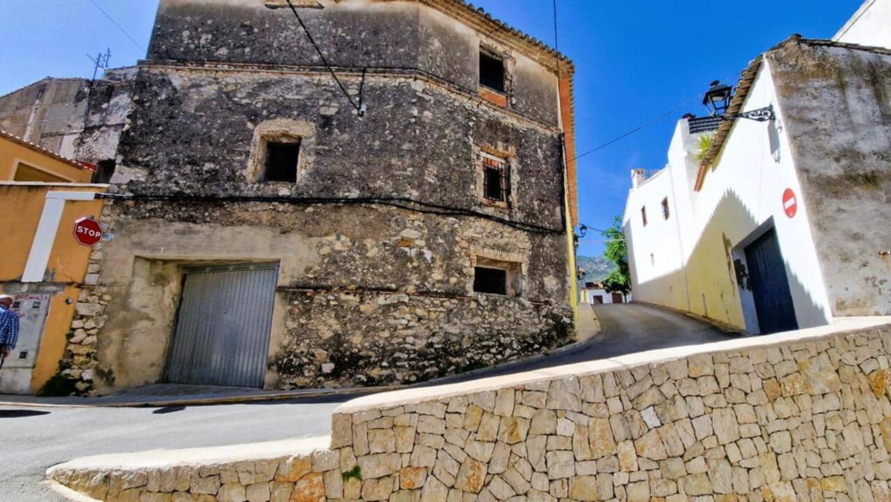 8 soveværelse Byhus til salg i Parcent - € 850.000 (Ref: 7572980)