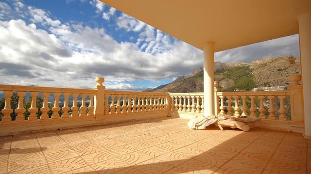 5 slaapkamer Villa te koop in Altea met zwembad garage - € 1.300.000 (Ref: 7883022)