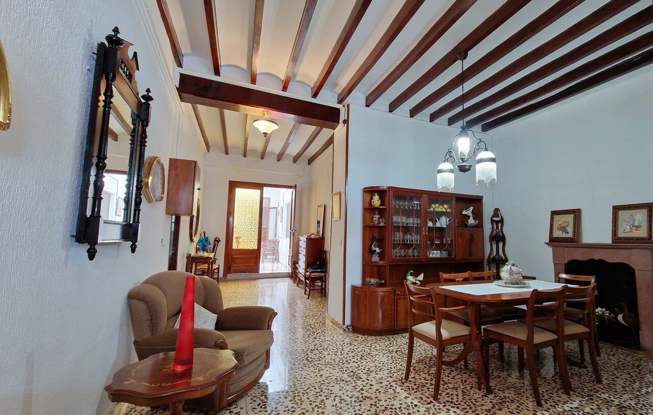 5 bedroom Townhouse for sale in Jalon / Xalo - € 330,000 (Ref: 8288534)