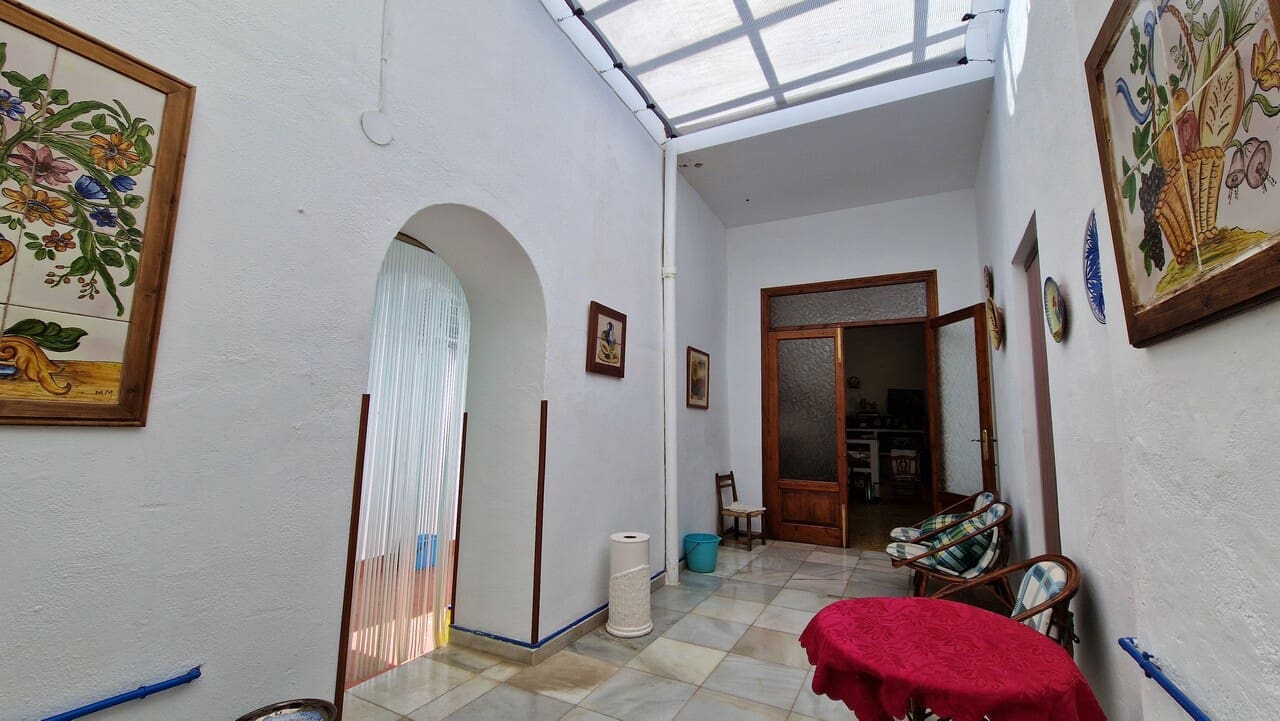 5 bedroom Townhouse for sale in Jalon / Xalo - € 330,000 (Ref: 8288534)