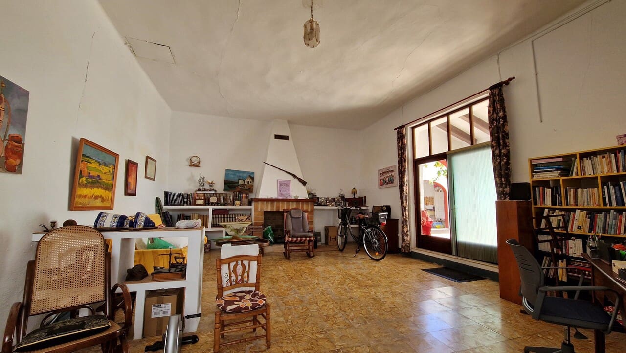 5 bedroom Townhouse for sale in Jalon / Xalo - € 330,000 (Ref: 8288534)