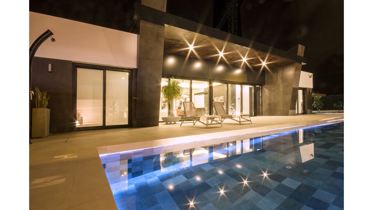 3 soverom Villa til salgs i Ciudad Quesada med svømmebasseng - € 1 150 000 (Ref: 8350017)